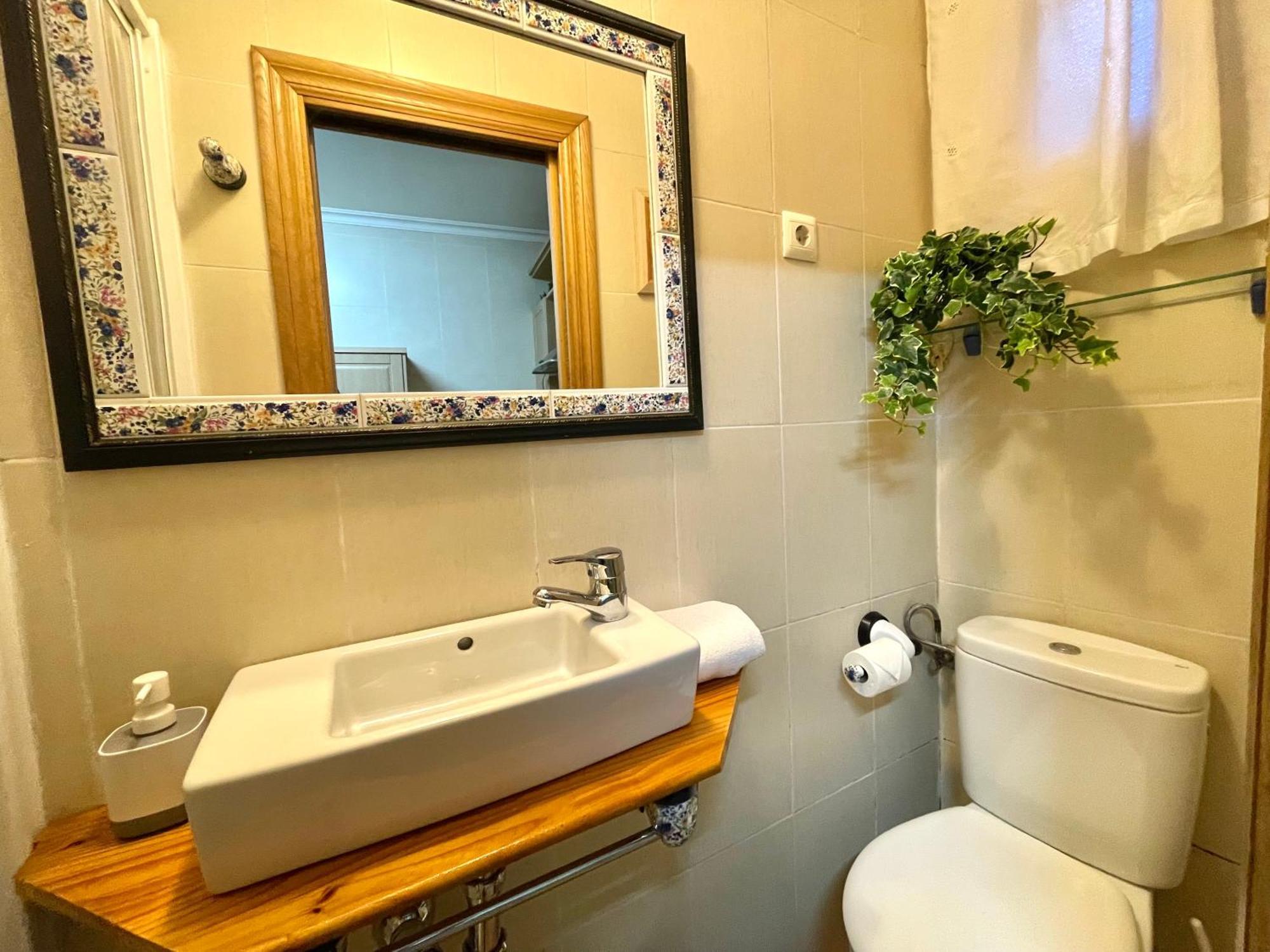 Tranquilo Apartamento Cerca Del Casco Viejo Bilbao Luaran gambar